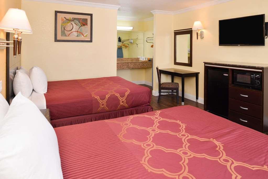 Americas Best Value Inn-Rialto Habitación foto